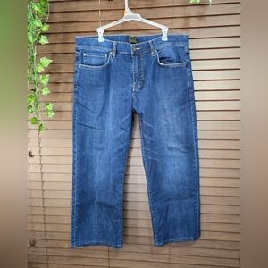 Jos.A.Bank Reserve Relaxed Fit Midwash Denim Straight Leg Men's Jeans 38x26